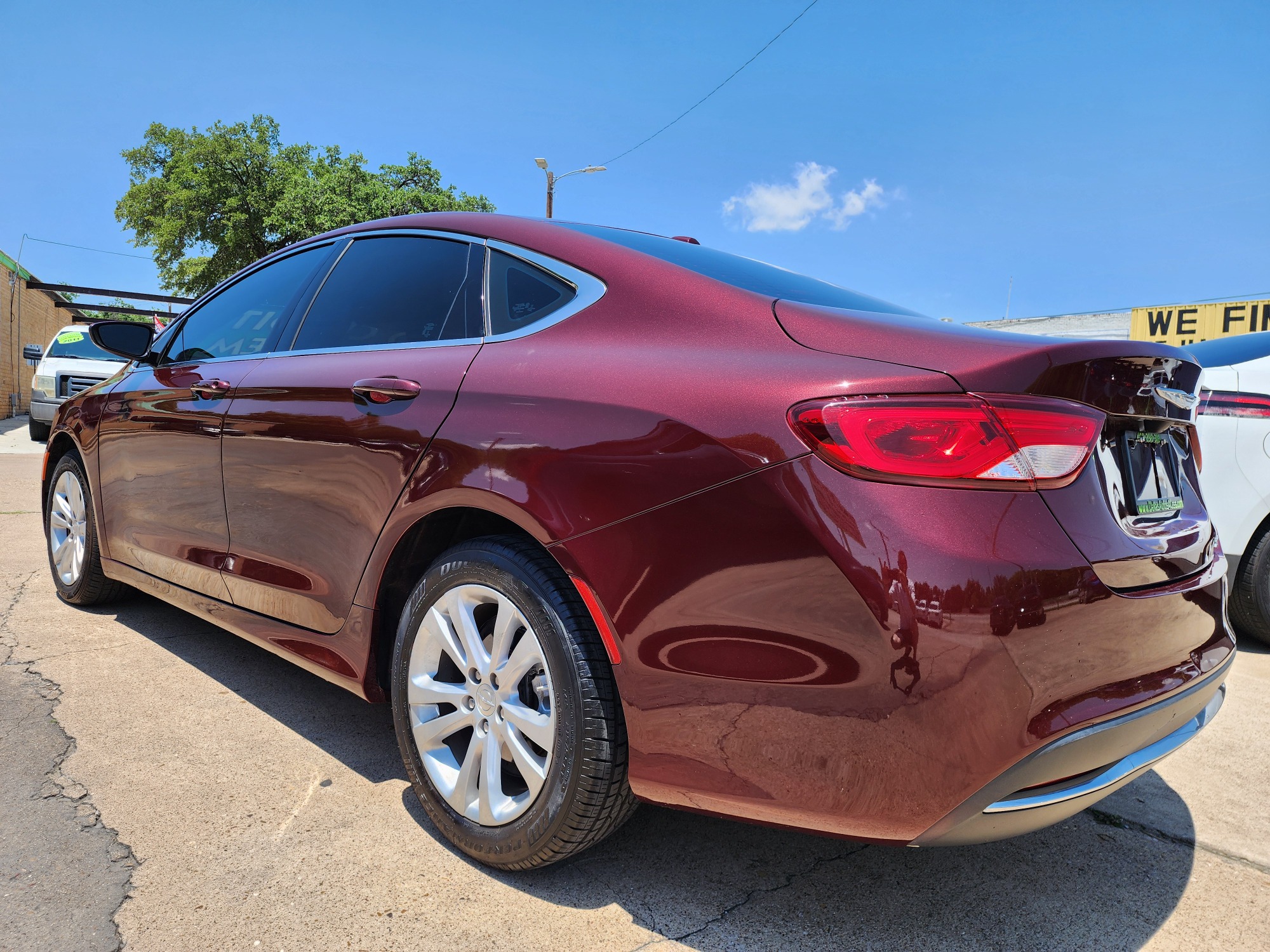 2015 Chrysler 200 Limited (1C3CCCABXFN) with an 2.4L L4 DOHC 16V engine, 9-Speed Automatic transmission, located at 2660 S.Garland Avenue, Garland, TX, 75041, (469) 298-3118, 32.885387, -96.656776 - Welcome to DallasAutos4Less, one of the Premier BUY HERE PAY HERE Dealers in the North Dallas Area. We specialize in financing to people with NO CREDIT or BAD CREDIT. We need proof of income, proof of residence, and a ID. Come buy your new car from us today!! This is a very well cared for 2015 Ch - Photo #5